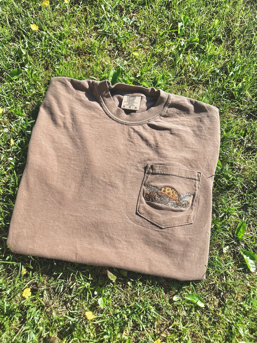 Merry Mushroom pocket tee