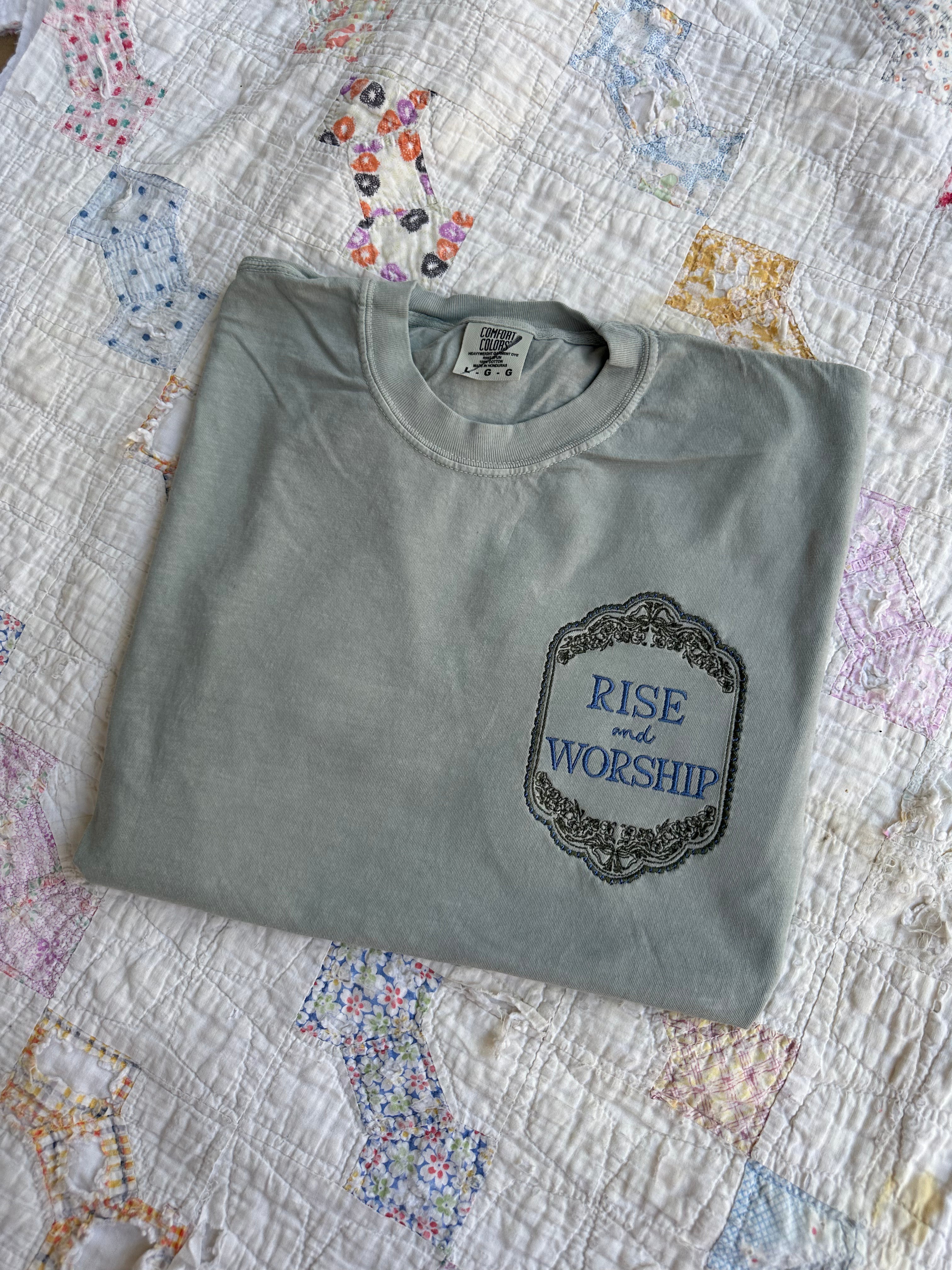 rise and worship tee